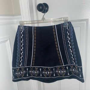 abercrombie and fitch skirt perfect for fall and winter! barely worn